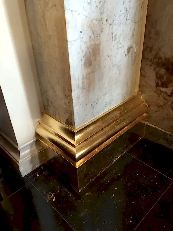 Architectural gilding, Grosvenor Hotel