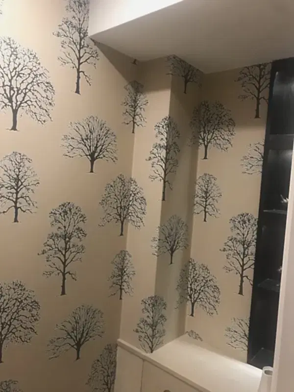 Wallpapered cloakroom, Holland Park